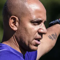 Pepa mergulha na dúvida e faz mistério para escalar mudanças no Cruzeiro