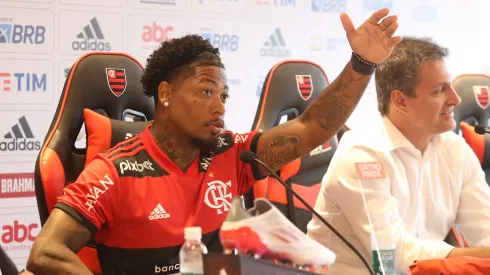 Marinho surpreende na calada da noite e encaminha acerto com Clube da Série A