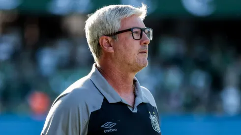 Foto: Robson Mafra/AGIF - Odair está pressionado no Santos