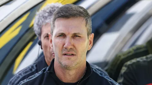 MG - BELO HORIZONTE - 11/06/2023 - BRASILEIRO A 2023, AMERICA-MG X ATHLETICO-PR - Paulo Turra tecnico do Athletico-PR durante partida contra o America-MG no estadio Mineirao pelo campeonato BRASILEIRO A 2023.