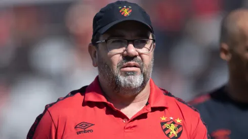 SP - CAMPINAS - 11/06/2023 - BRASILEIRO B 2023, PONTE PRETA X SPORT - Ederson Moreira tecnico do Sport durante partida contra o Ponte Preta no estadio Moises Lucarelli pelo campeonato BRASILEIRO B 2023. Foto: Diogo Reis/AGIF