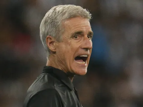 VIU ESSA? Luís Castro dispensa defensor dos planos do Botafogo