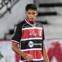 Santa Cruz renova com zagueiro que veio das categorias de base