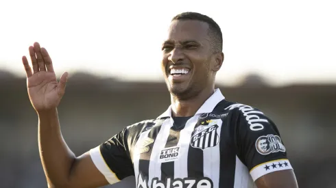 RJ - RIO DE JANEIRO - 14/05/2023 - BRASILEIRO A 2023, VASCO X SANTOS - Lucas Braga jogador do Santos durante partida contra o Vasco no estadio Sao Januario pelo campeonato BRASILEIRO A 2023.