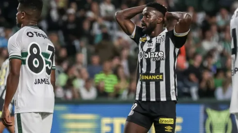 Foto: Robson Mafra/AGIF - Santos não joga bem nos últimos compromissos