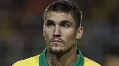 Lyanco com a camisa da Seleção Brasileira - Foto: Getty Images