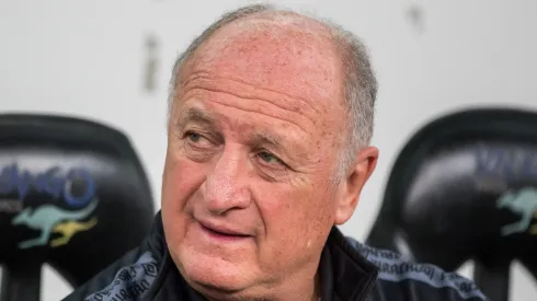 PR – Curitiba – 16/10/2022 – BRASILEIRO A 2022, ATHLETICO PR X CORITIBA – Luiz Felipe Scolari tecnico do Athletico-PR durante partida contra o Coritiba no estadio Arena da Baixada pelo campeonato Brasileiro A 2022. Foto: Robson Mafra/AGIF