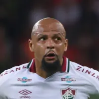 Flamenguista canta e chama a atenção em festa de Felipe Melo