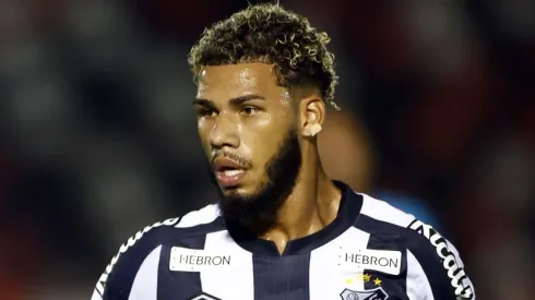 Thiago Calil/AGIF - Nathan, lateral do Santos.