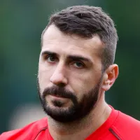 Vascaínos descobrem números de Pratto e ‘soltam os cachorros’ na web