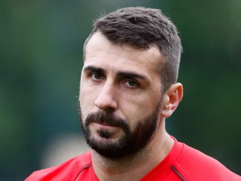 Vascaínos descobrem números de Pratto e ‘soltam os cachorros’ na web