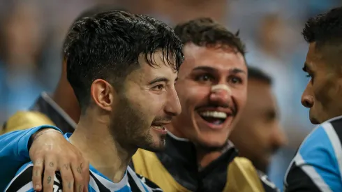 Vina deve ser o substituto de Luís Suárez no Grêmio diante do América-MG