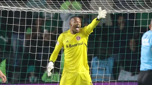 Foto Ricardo Duarte/Internacional – John reclamando durante o confronto contra o Coxa.