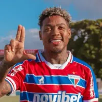 Jogador abala antes de estrear: Marinho é recebido com festa pela torcida do Fortaleza na Arena Castelão