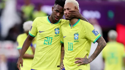 Michael Steele/Getty Images. Multa rescisória de Vini Jr. ultrapassa fortuna de Neymar