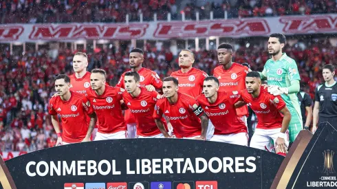 Jogadores do Internacional posam para foto antes na partida contra Nacional (URU) no Beira-Rio pela Libertadores 2023. Foto: Maxi Franzoi/AGIF