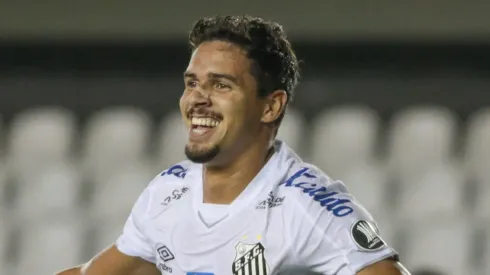 Marcello Zambrana/AGIF - Veríssimo, zagueiro.