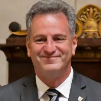 Defensor fecha contrato na Itália e Landim sorri com bolada milionária no Flamengo