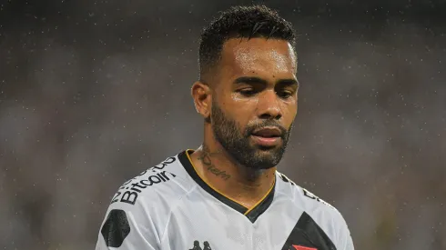 Alex Teixeira, jogador do Vasco, durante partida contra o Botafogo no Nilton Santos pelo Brasileirão 2023. Foto: Thiago Ribeiro/AGIF