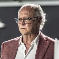 Meio-campista deixa o Santos com aval de Falcão e vai vestir a camisa de outro time Brasileiro