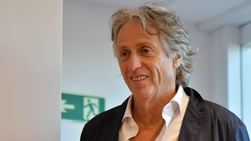 Foto: Thiago Ribeiro/AGIF – Jorge Jesus aceita 2 opções caso apareçam.
