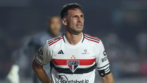 Foto: Marcello Zambrana/AGIF – Calleri, jogador do São Paulo, durante partida contra o Ituano no estadio Morumbi pelo campeonato Copa do Brasil 2023.