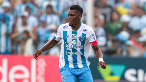 Foto: Fernando Torres/AGIF - Paulao, jogador do Paysandu, durante partida contra o Sao Jose no estadio Curuzu pelo campeonato Brasileiro C 2023. Foto: Fernando Torres/AGIF