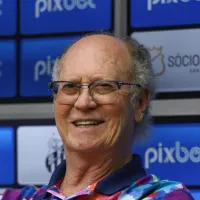 Vai pegar um avião e chegar no Santos, fechou: Falcão acerta contratação