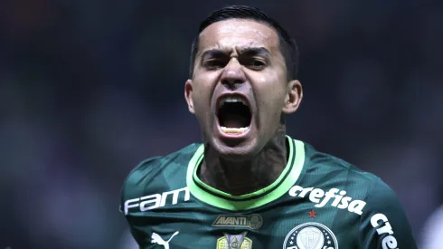 SP - SAO PAULO - 08/07/2023 - BRASILEIRO A 2023, PALMEIRAS X FLAMENGO - Dudu jogador do Palmeiras comemora seu gol durante partida contra o Flamengo no estadio Arena Allianz Parque pelo campeonato Brasileiro A 2023. Foto: Marcello Zambrana/AGIF