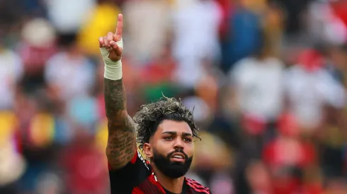 GUAYAQUIL, ECUADOR – OCTOBER 29: Gabriel Barbosa of Flamengo celebrates after scoring the first goal of his team during the final of Copa CONMEBOL Libertadores 2022 between Flamengo and Athletico Paranaense at Estadio Monumental Isidro Romero Carbo on October 29, 2022 in Guayaquil, Ecuador. (Photo by Buda Mendes/Getty Images)