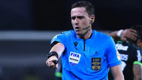 SP - SAO PAULO - 08/07/2023 - BRASILEIRO A 2023, PALMEIRAS X FLAMENGO - O arbitro Ramon Abatti Abel durante partida entre Palmeiras e Flamengo no estadio Arena Allianz Parque pelo campeonato Brasileiro A 2023. Foto: Ettore Chiereguini/AGIF