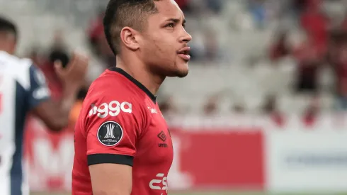 Robson Mafra/AGIF - Jogador da base do Timão é comparado ao craque do Athletico