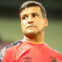 Wesley Carvalho é sincero e manda real em coletiva no Athletico