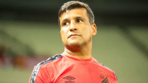 Foto: Lucas Emanuel/AGIF - Wesley Carvalho: interino do Athletico abriu o jogo em coletiva