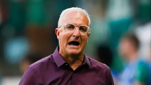 SAO PAULO, BRAZIL - AUGUST 27: Dorival Junior, head coach of Sao Paulo in action during the match between Palmeiras and Sao Paulo for the Brasileirao Series A 2017 at Allianz Parque Stadium on August 27, 2017 in Sao Paulo, Brazil. (Photo by Alexandre Schneider/Getty Images)