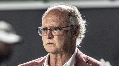 sp - santos - 08/02/2023 - paulista 2023, santos x sÃo bento - paulo roberto falcão, coordenador de futebol do santos durante partida contra o são bento no estádio vila belmiro pelo campeonato paulista 2023. foto: abner dourado