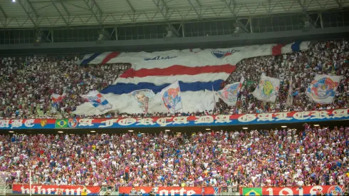 Torcida do Fortaleza durante partida contra Athletico-PR no Castelão pelo Brasileirão 2023. Foto: Lucas Emanuel/AGIF