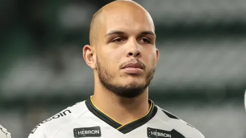 PR - CURITIBA - 11/05/2023 - BRASILEIRO A 2023, CORITIBA X VASCO - Rodrigo jogador do Vasco durante execucao do hino nacional antes da partida contra o Coritiba no estadio Couto Pereira pelo campeonato BRASILEIRO A 2023. Foto: Robson Mafra/AGIF