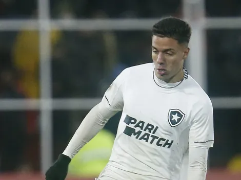 Carlos Alberto mantém fama de ‘talismã’ do Botafogo e não se cala sobre briga por posição