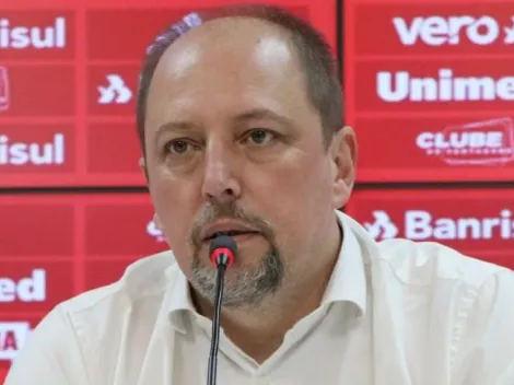 Colorados exigem que Barcellos demita M. Menezes após 'pedido de ajuda' no Inter