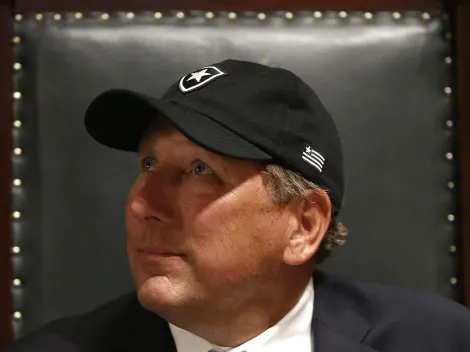 Textor surpreende no mercado e encaminha saída de zagueiro do Botafogo