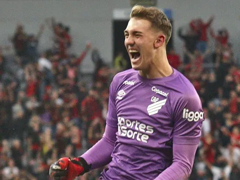 Athletico-PR renova com goleiro sensação de 22 anos