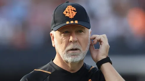 SP - SAO PAULO - 07/05/2023 - BRASILEIRO A 2023, SAO PAULO X INTERNACIONAL - Mano Menezes tecnico do Internacional durante partida contra o Sao Paulo no estadio Morumbi pelo campeonato BRASILEIRO A 2023. Foto: Marcello Zambrana/AGIF