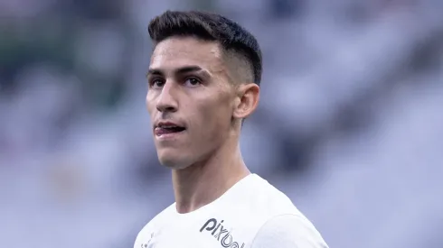 Rojas em ação na partida contra o Coelho