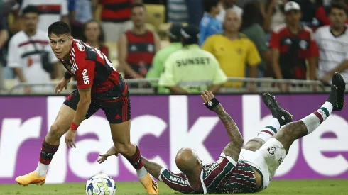Luiz Araújo, em ação no Flamengo x Fluminense – Foto: Wagner Meier/Getty Images)