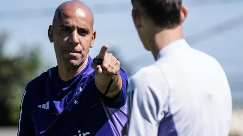 Foto: Divulgação/Cruzeiro - Técnico Pepa se 'rendeu' a volante Filipe Machado, titular do Cruzeiro