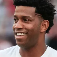 Gil entra para a história na zaga do Corinthians