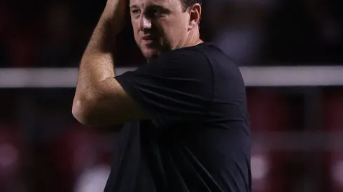 SP - SAO PAULO - 18/04/2023 - COPA SUL-AMERICANA 2023, SAO PAULO X PUERTO CABELLO - Rogerio Ceni tecnico do Sao Paulo durante partida contra o Puerto Cabello no estadio Morumbi pelo campeonato Copa Sul-Americana 2023. Foto: Ettore Chiereguini/AGIF