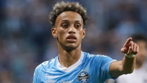 Foto: Pedro H. Tesch/AGIF - Bitello é um dos grandes nomes do Grêmio