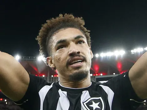 Adryelson parabeniza grupo do Botafogo por reação contra o Santos